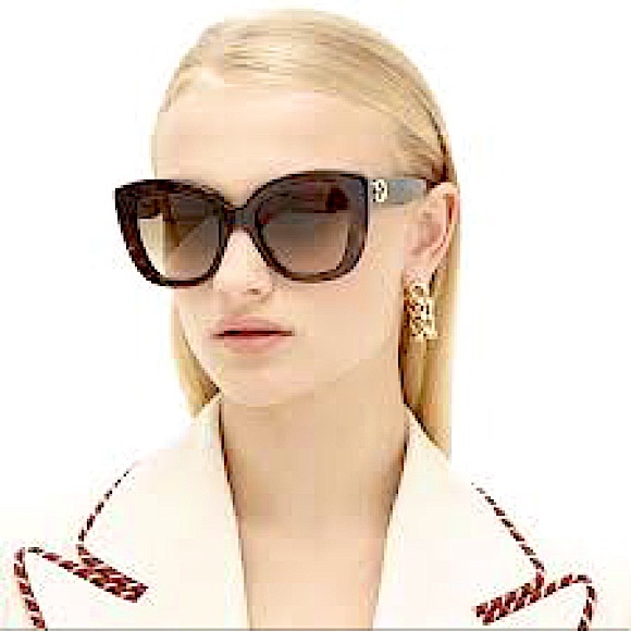 Gucci Black Framed Sunglasses w/ Gray lenses - Picture 2 of 15